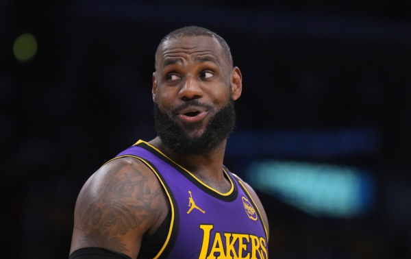 策略大赢家 被打脸！美国记者造谣湖人拒绝詹姆斯续约后，说自己报道错了！